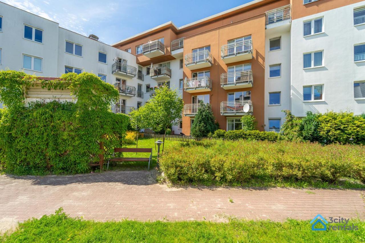 For 10 With Garden And Parking Apartment